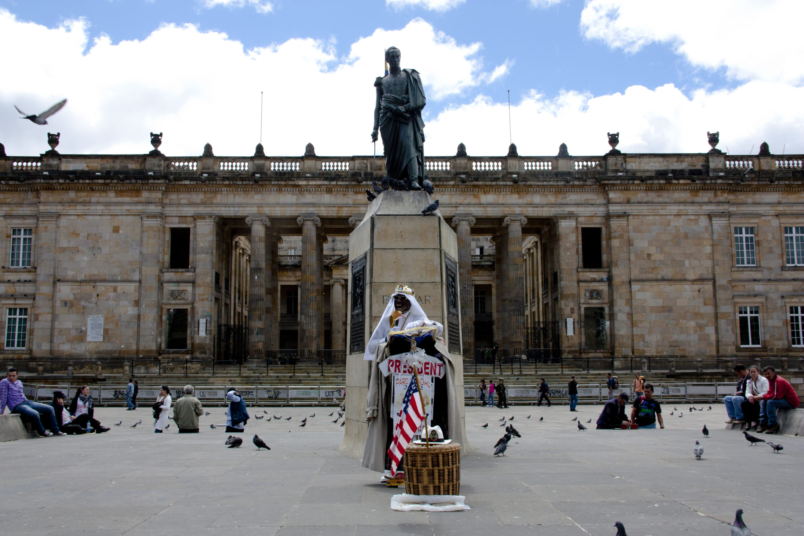 Colombia’s new president breaks a 100-year inauguration tradition