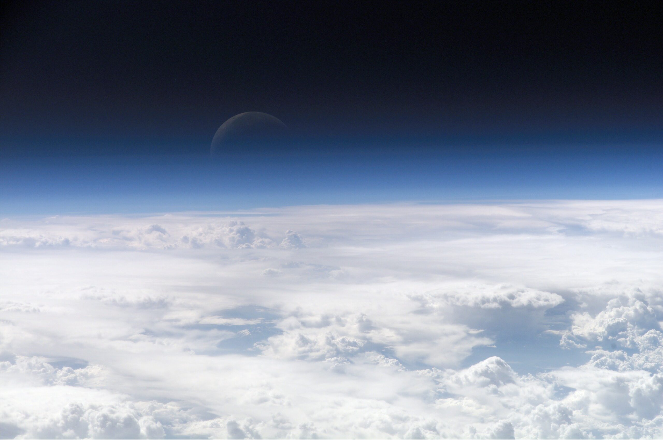 Scientists Turned Starlink Into a Scanner for the Upper Atmosphere
