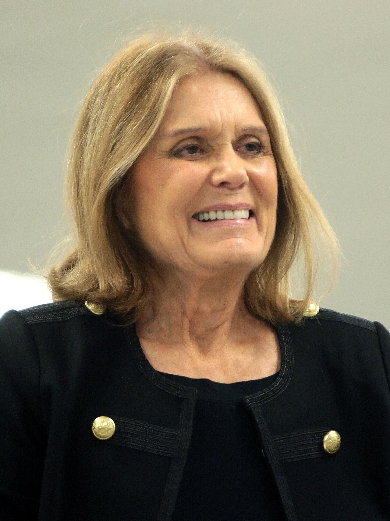 Gloria Steinem, Who Reported Her Way Into a Movement, Dies at 92